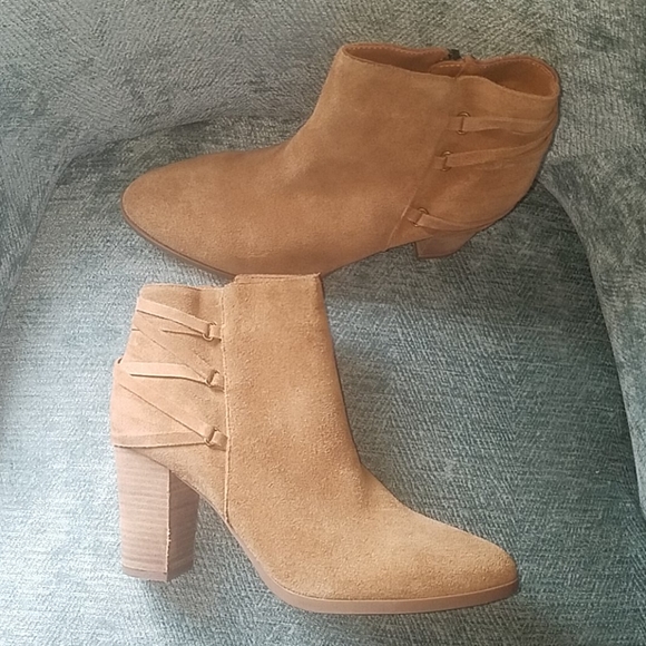 🎉Make an offer Suede Boot - Picture 2 of 7